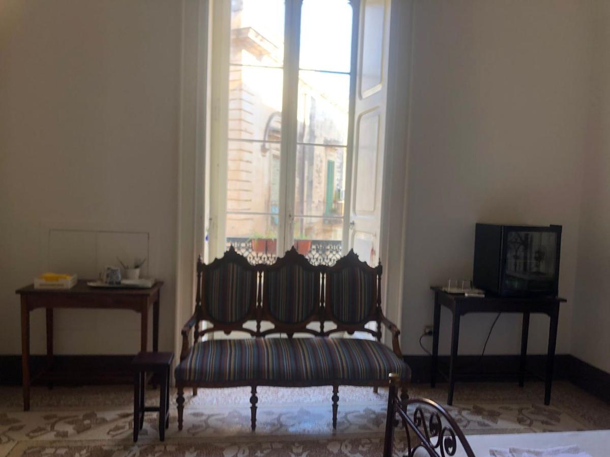Palazzo Bernardini Suites Lecce Eksteriør billede